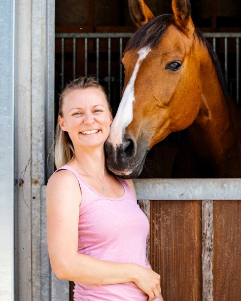 Christina mit Pferd